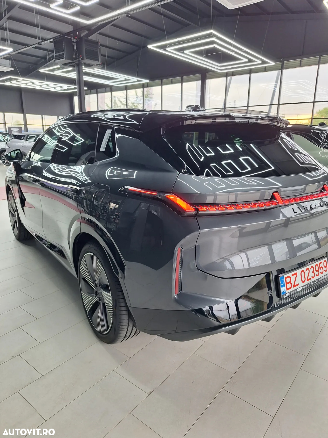 Lynk&Co 08 - 5