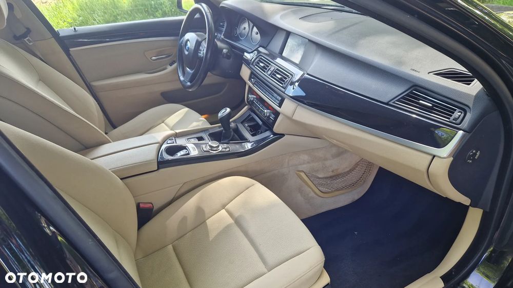 BMW Seria 5 520d Blue Performance - 11