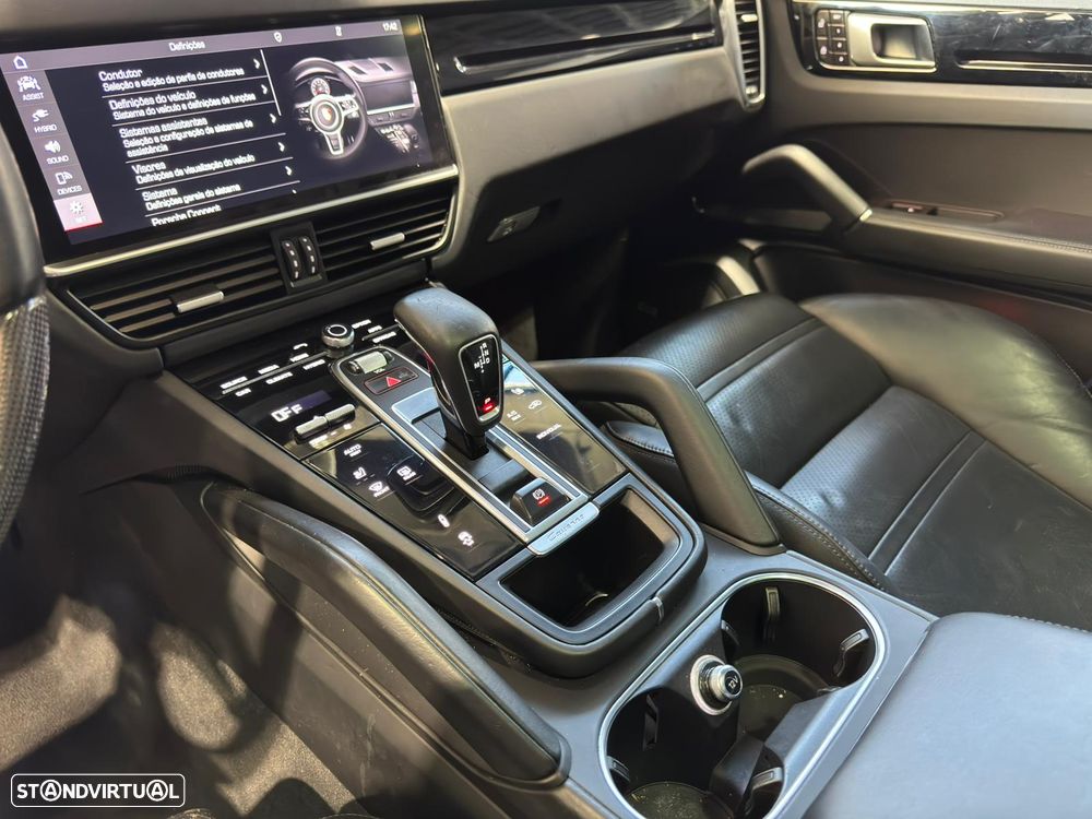 Porsche Cayenne E-Hybrid Platinum Edition - 42