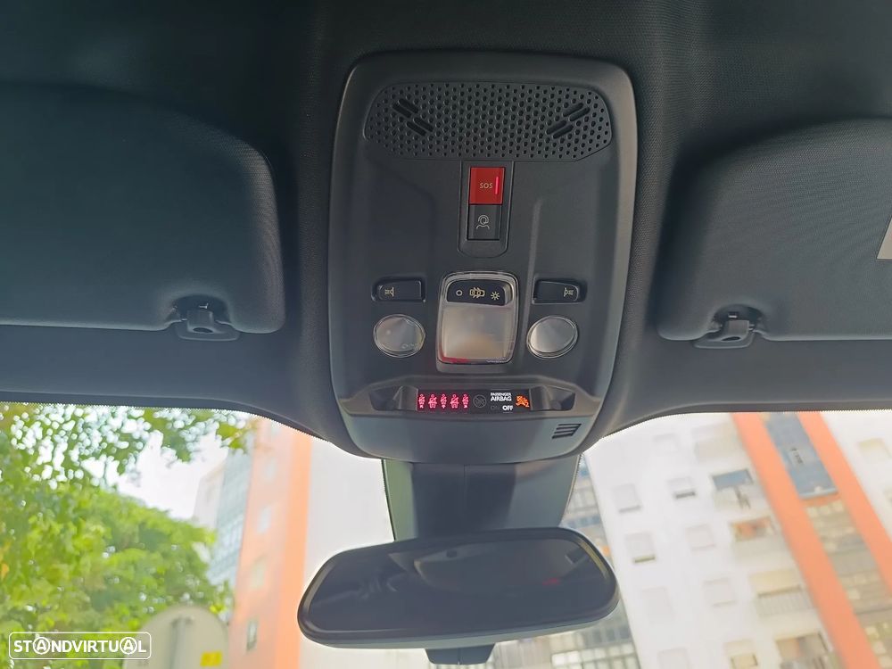 Peugeot 2008 1.2 PureTech Allure Pack - 32