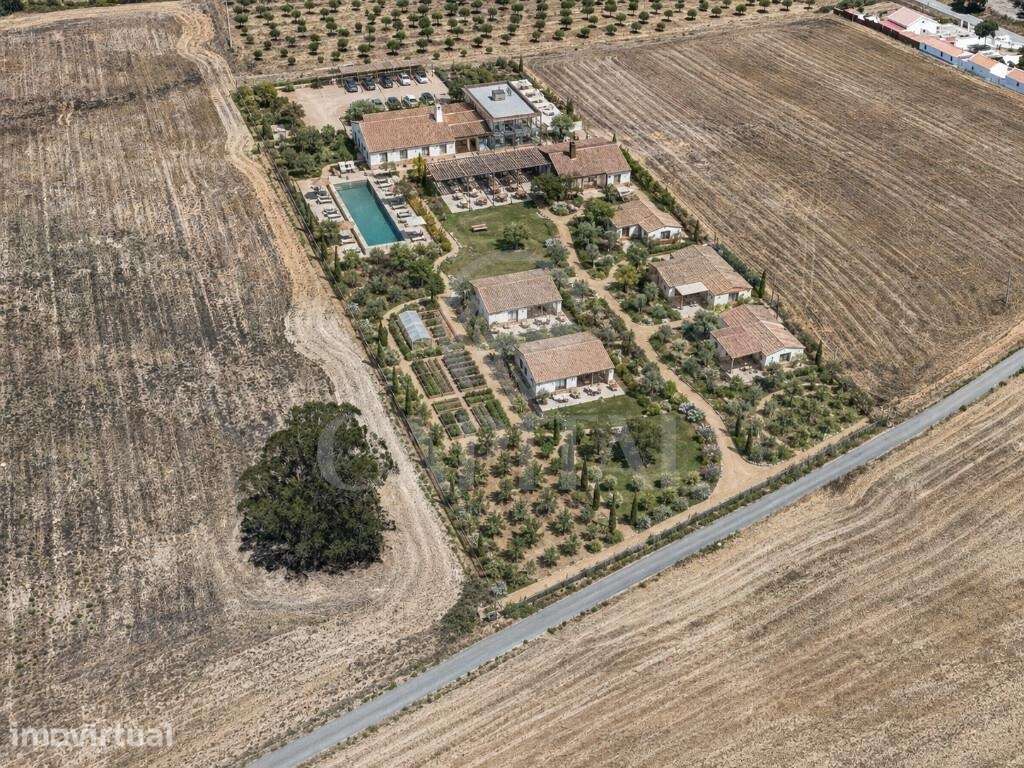 Terreno de 16.250m2 com licença de construção - Grande imagem: 4/20