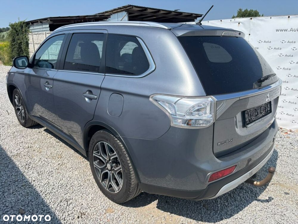 Mitsubishi Outlander 2.2 DI-D 4WD Automatik Invite - 3