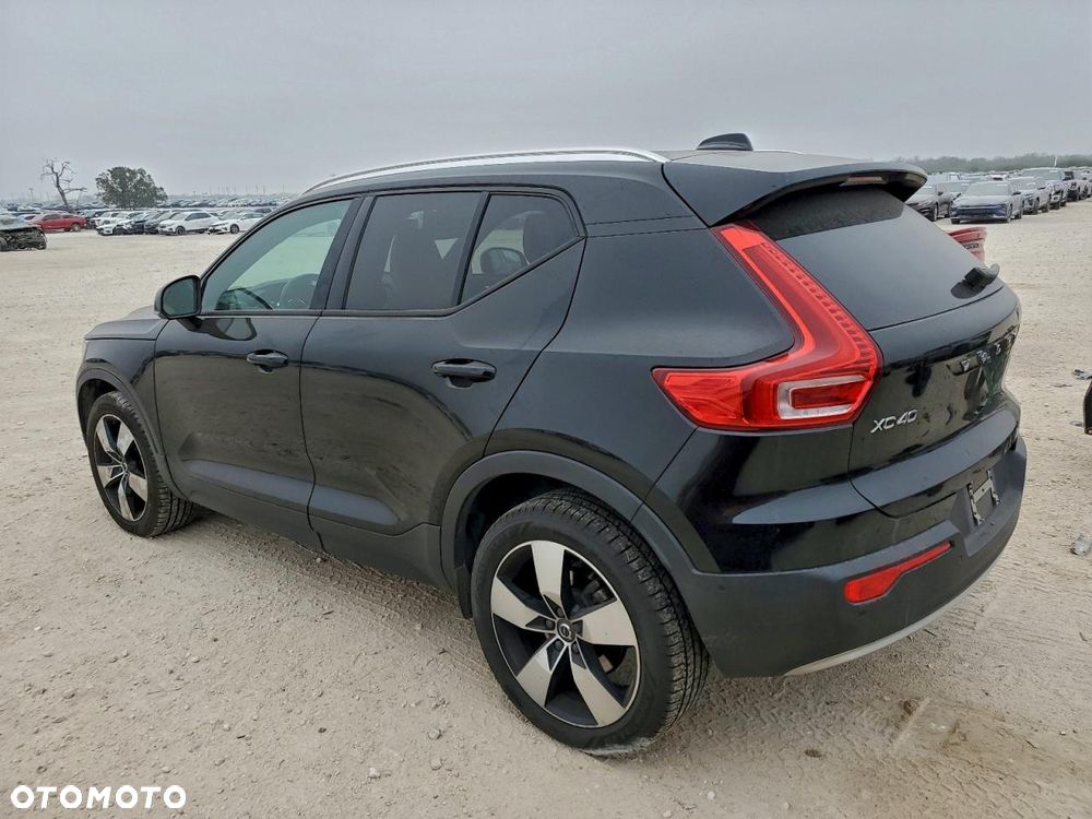 Volvo XC 40 T5 AWD Momentum - 3