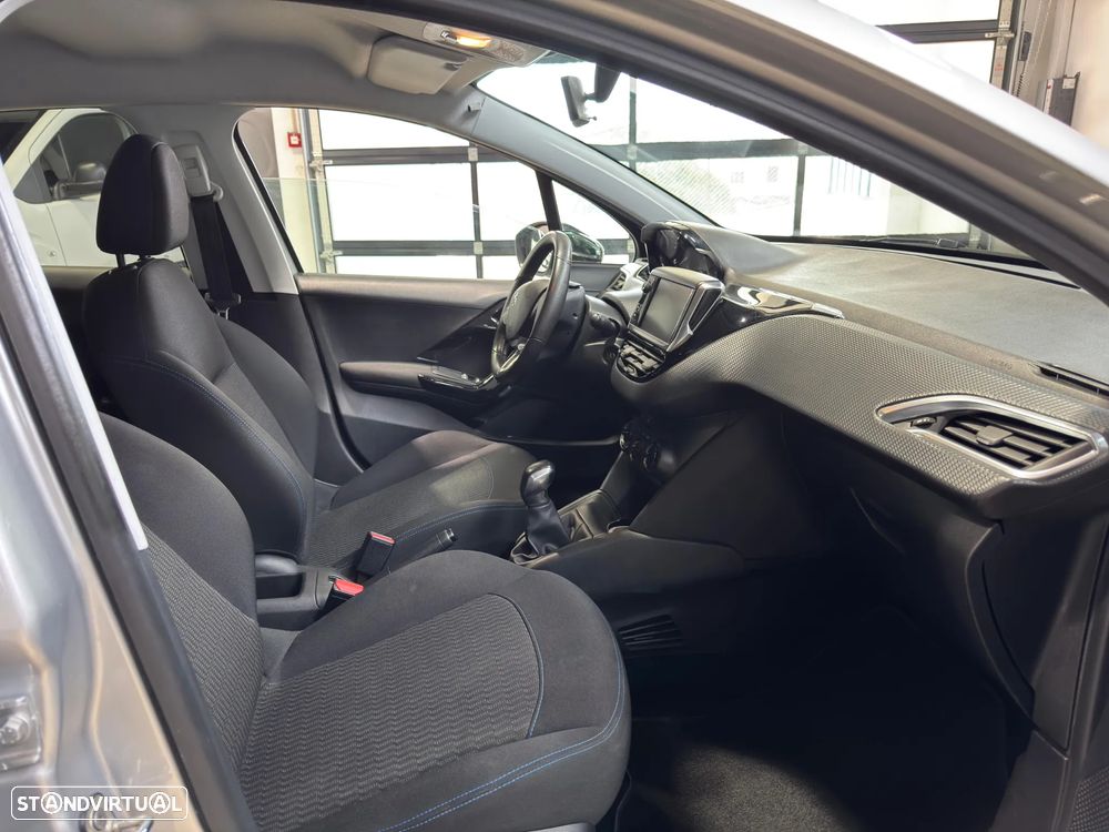 Peugeot 208 1.2 PureTech Style - 13