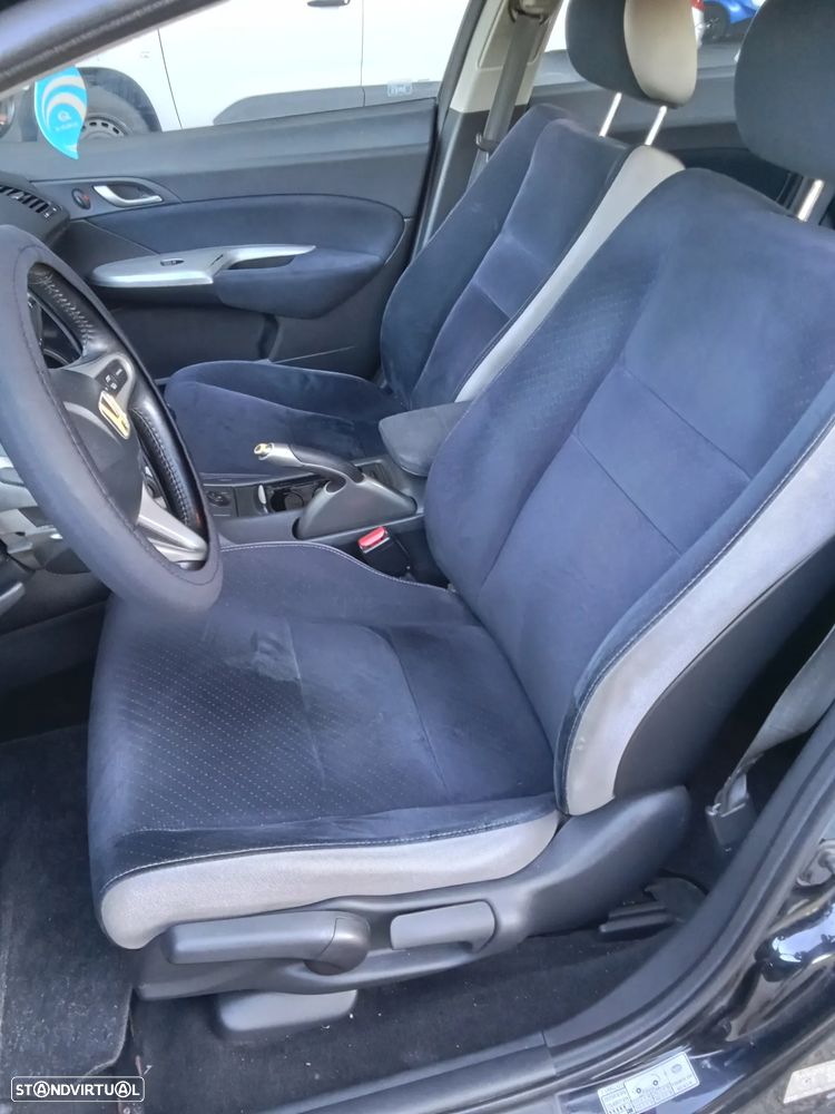 Honda Civic 1.8 Executive - 8