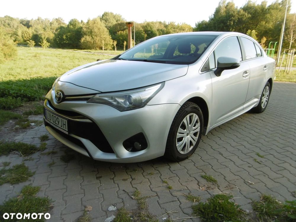Toyota Avensis 1.6 Active - 6