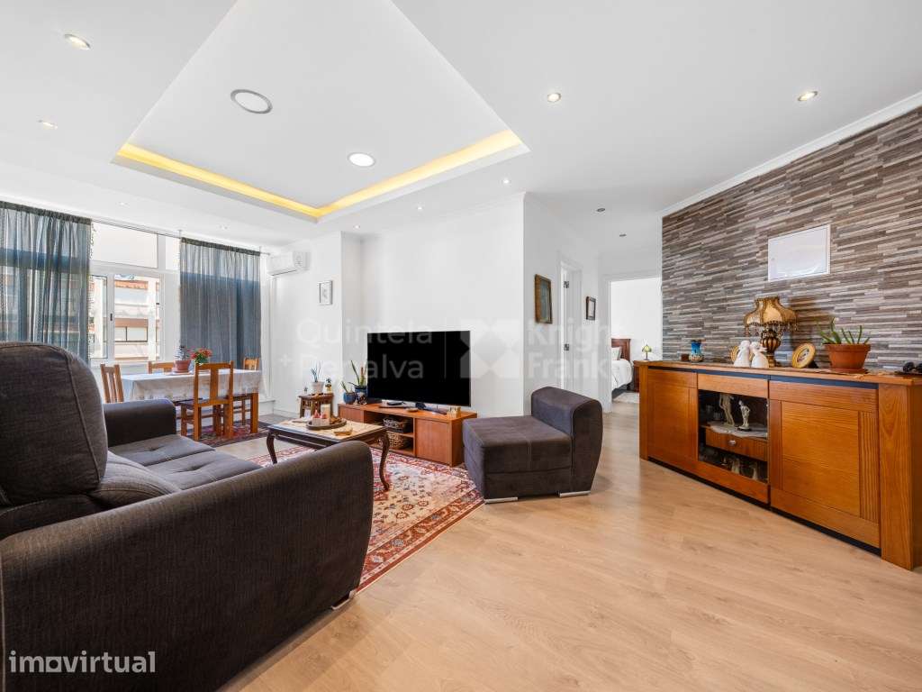 Apartamento T2 remodelado para venda em Verderena, Barreiro - Grande imagem: 2/25