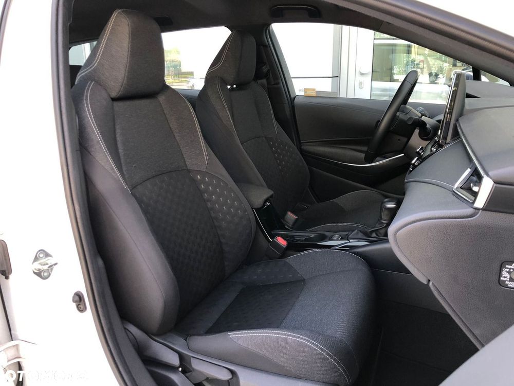 Toyota Corolla 1.8 Hybrid Comfort - 23