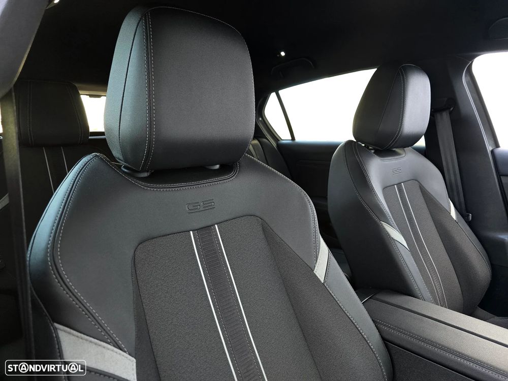 Opel Astra 1.2 T GS Line - 32