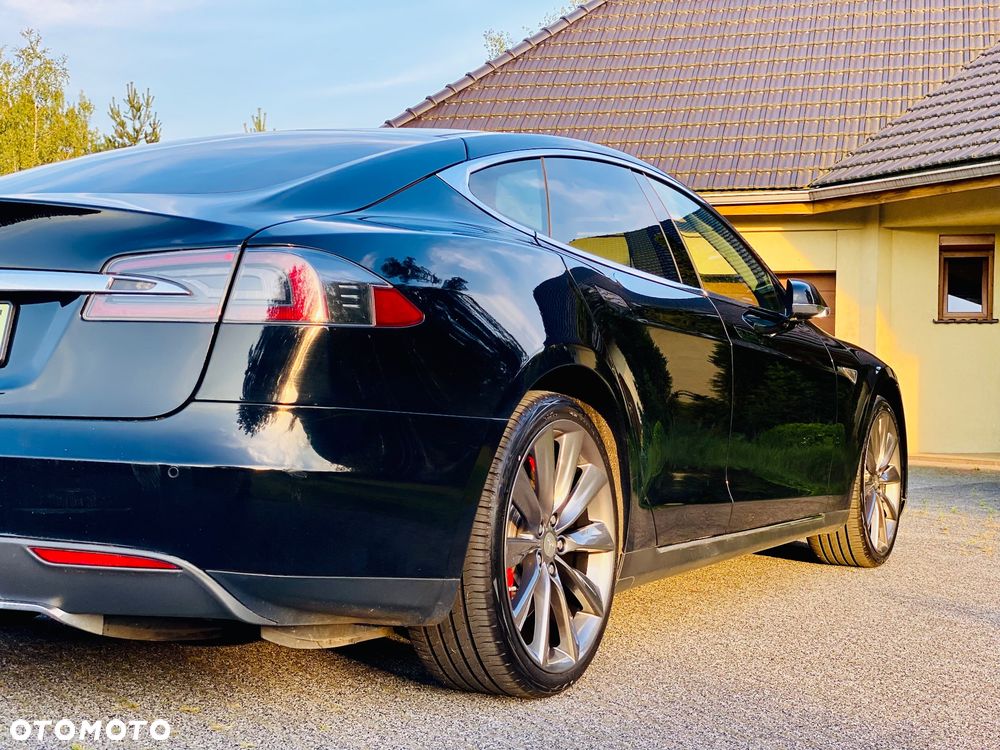 Tesla Model S Performance - 13