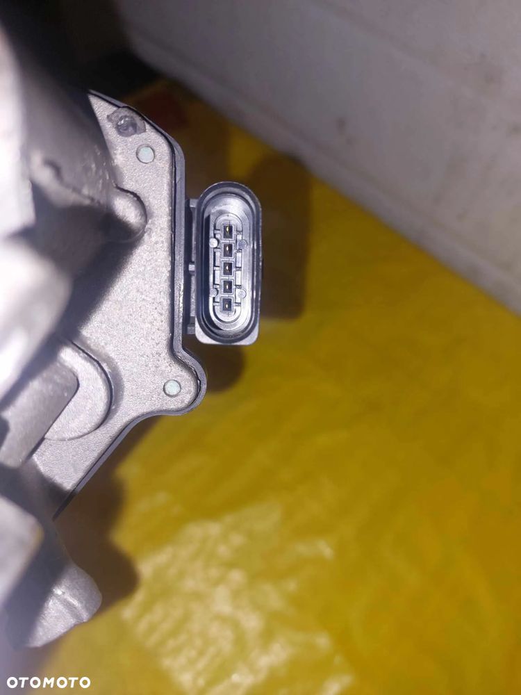 Przepustnica 04L128063P VW AUDI 2.0 TDI CRB - 4