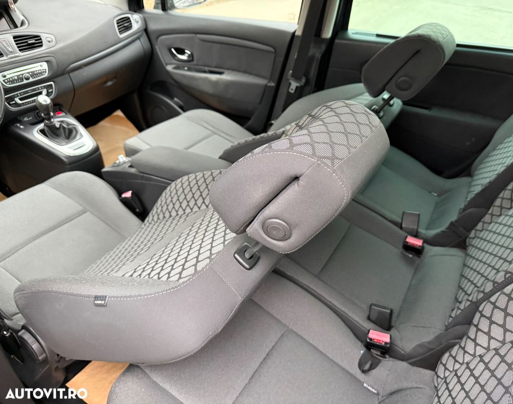 Renault Scenic Xmod 1.6 dCi Privilege - 13