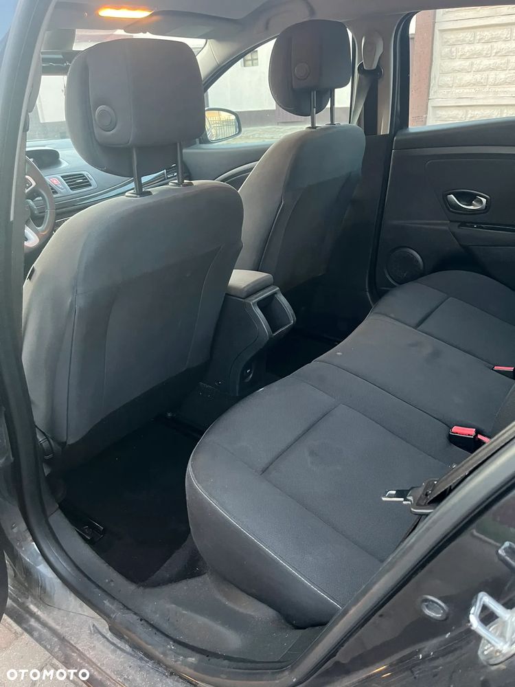 Renault Megane 1.5 dCi Dynamique - 8