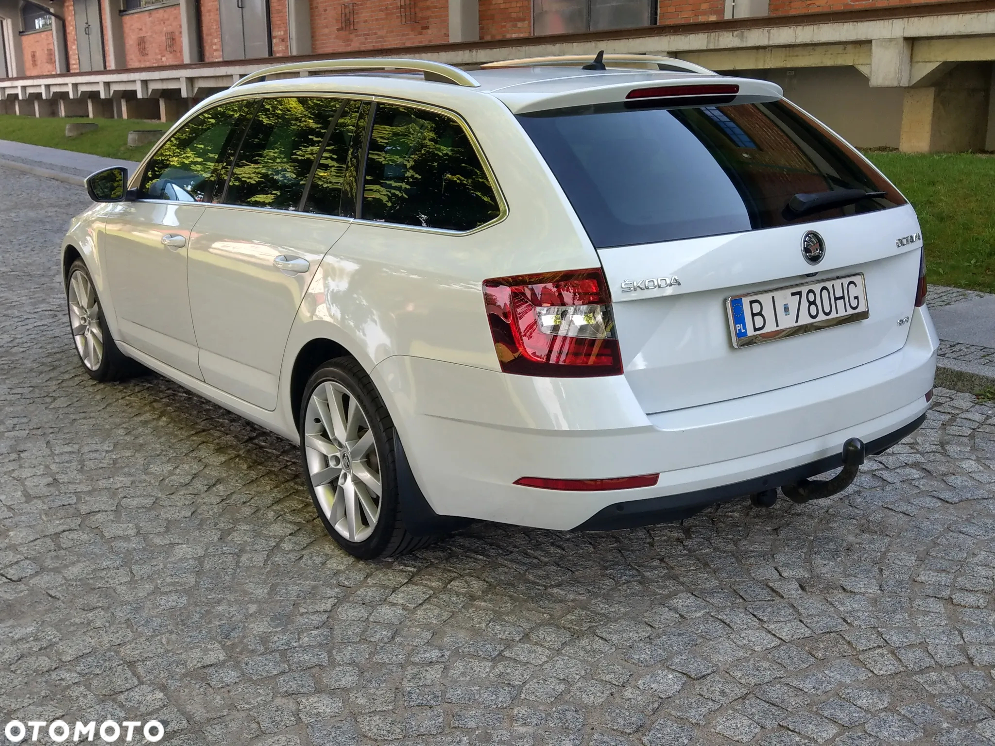 Skoda Octavia 2.0 TDI SCR 4x4 Style DSG - 9