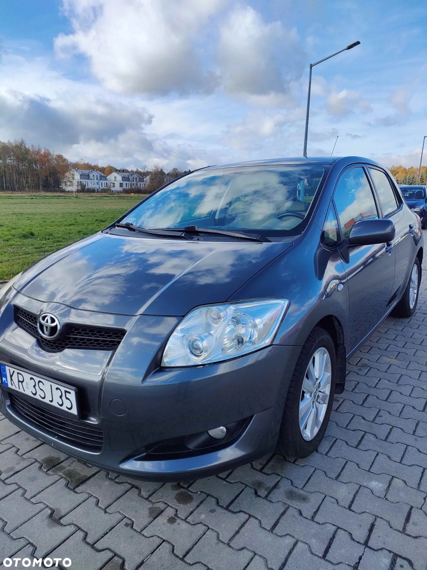 Toyota Auris 1.6 VVT-i Sol - 1
