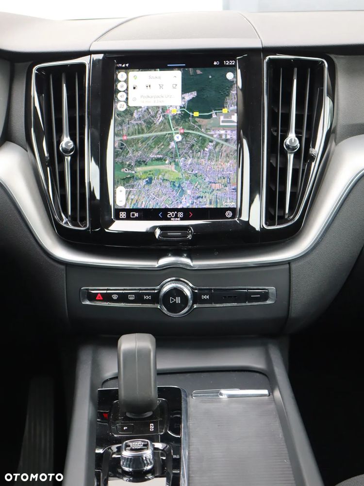 Volvo XC 60 B4 B Momentum - 12