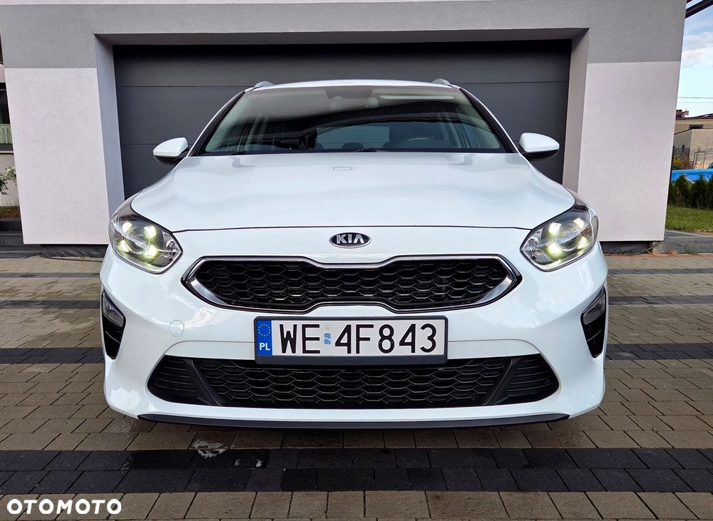 Kia Ceed 1.6 CRDi mHEV M - 10