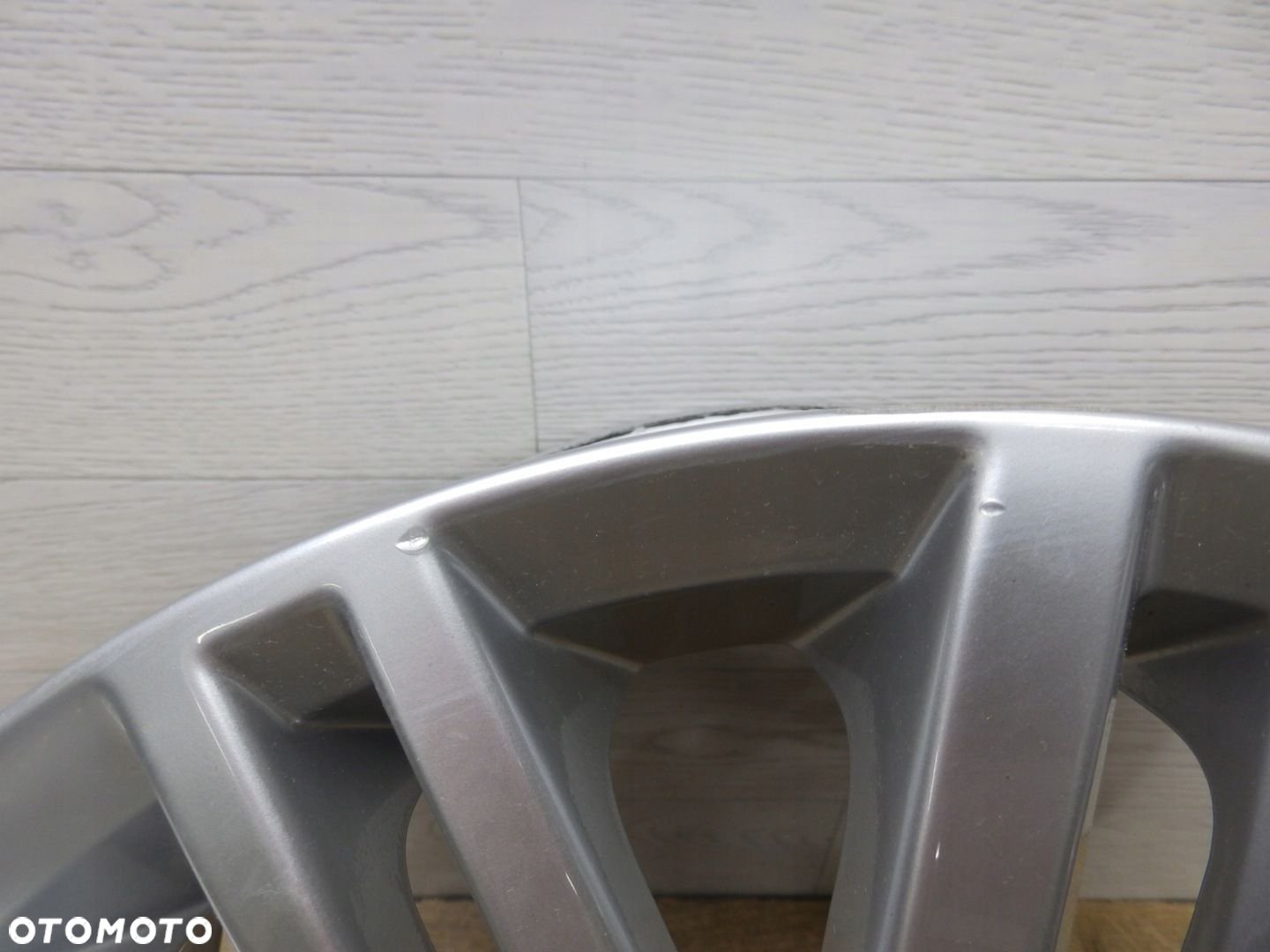 Felga VW Up 1S0 5.5Jx15H2 Et41 4x100 - 5