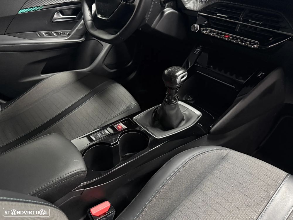Peugeot 2008 1.2 PureTech Allure - 18