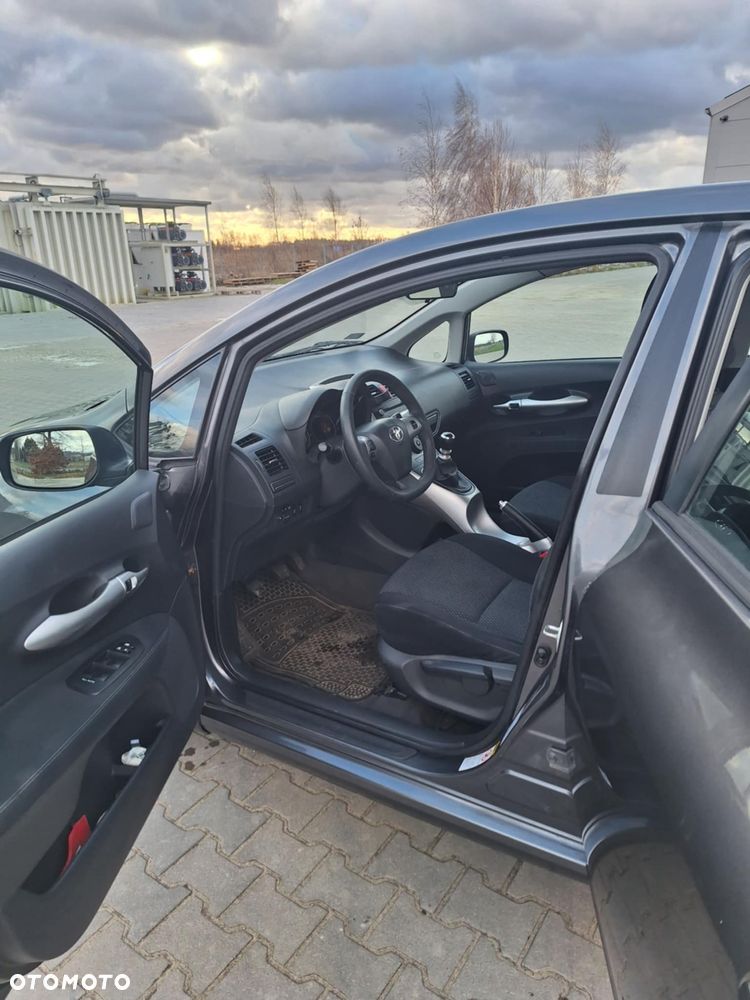 Toyota Auris 1.33 VVT-i - 8