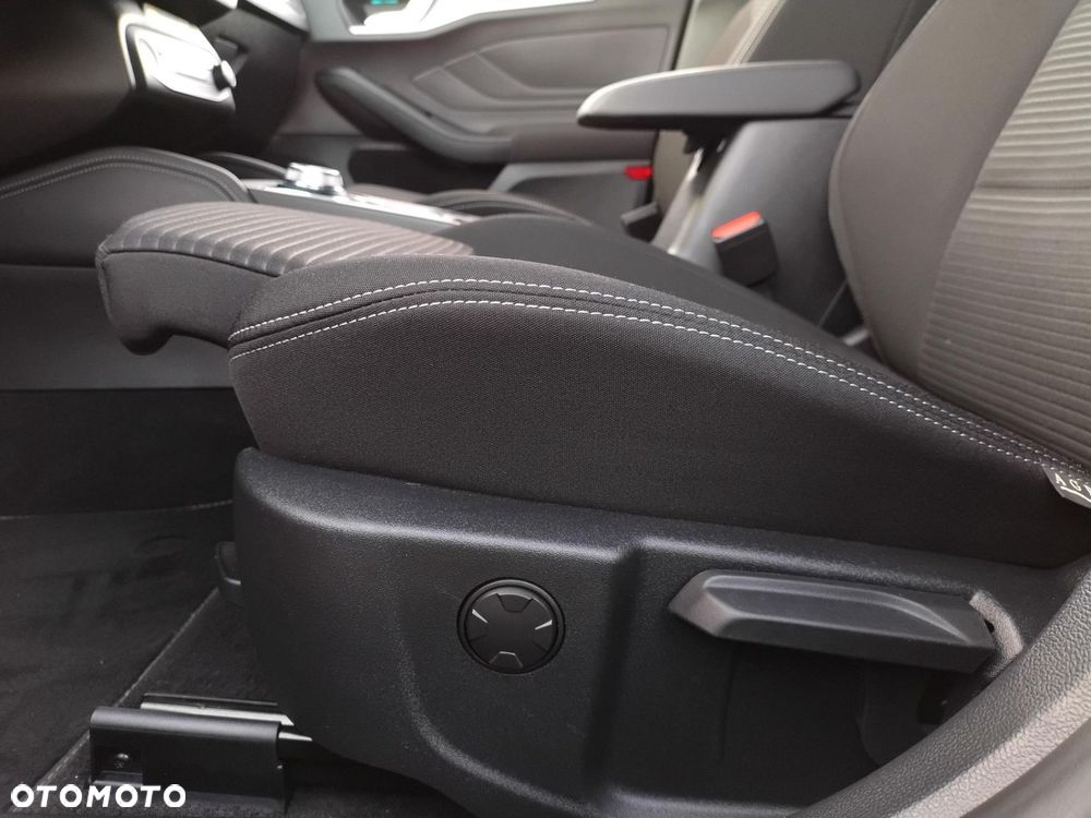 Ford Focus 1.5 EcoBlue Titanium X - 27