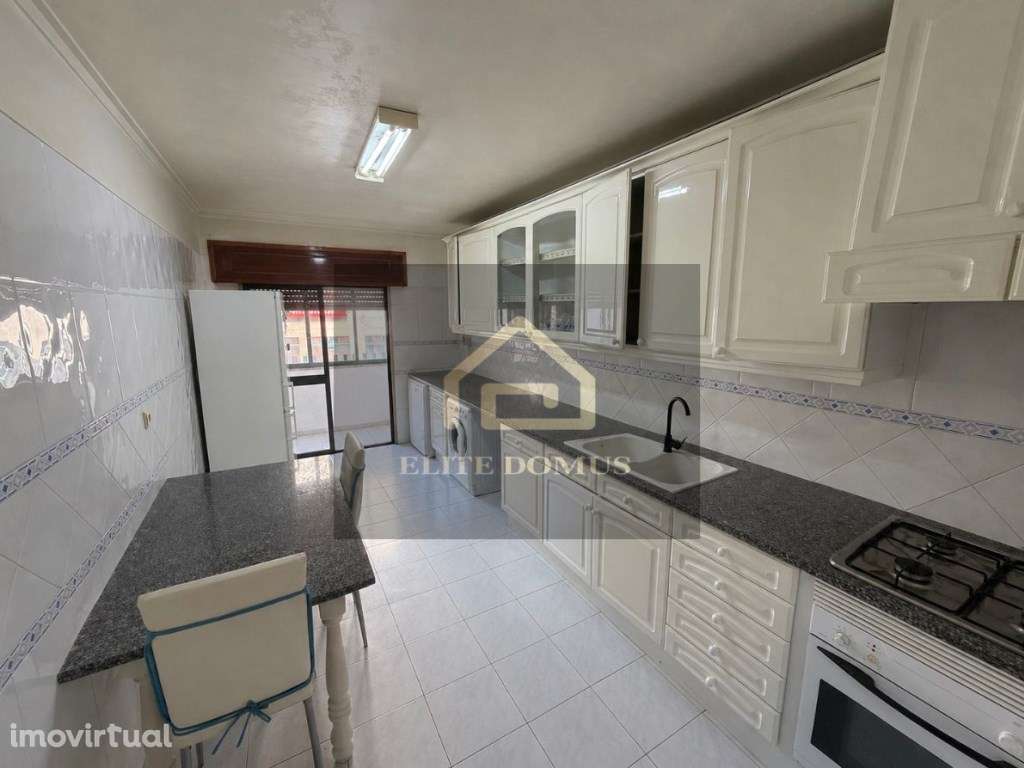 T3 com suite, arrecadação e elevador, Massamá! - Grande imagem: 3/21