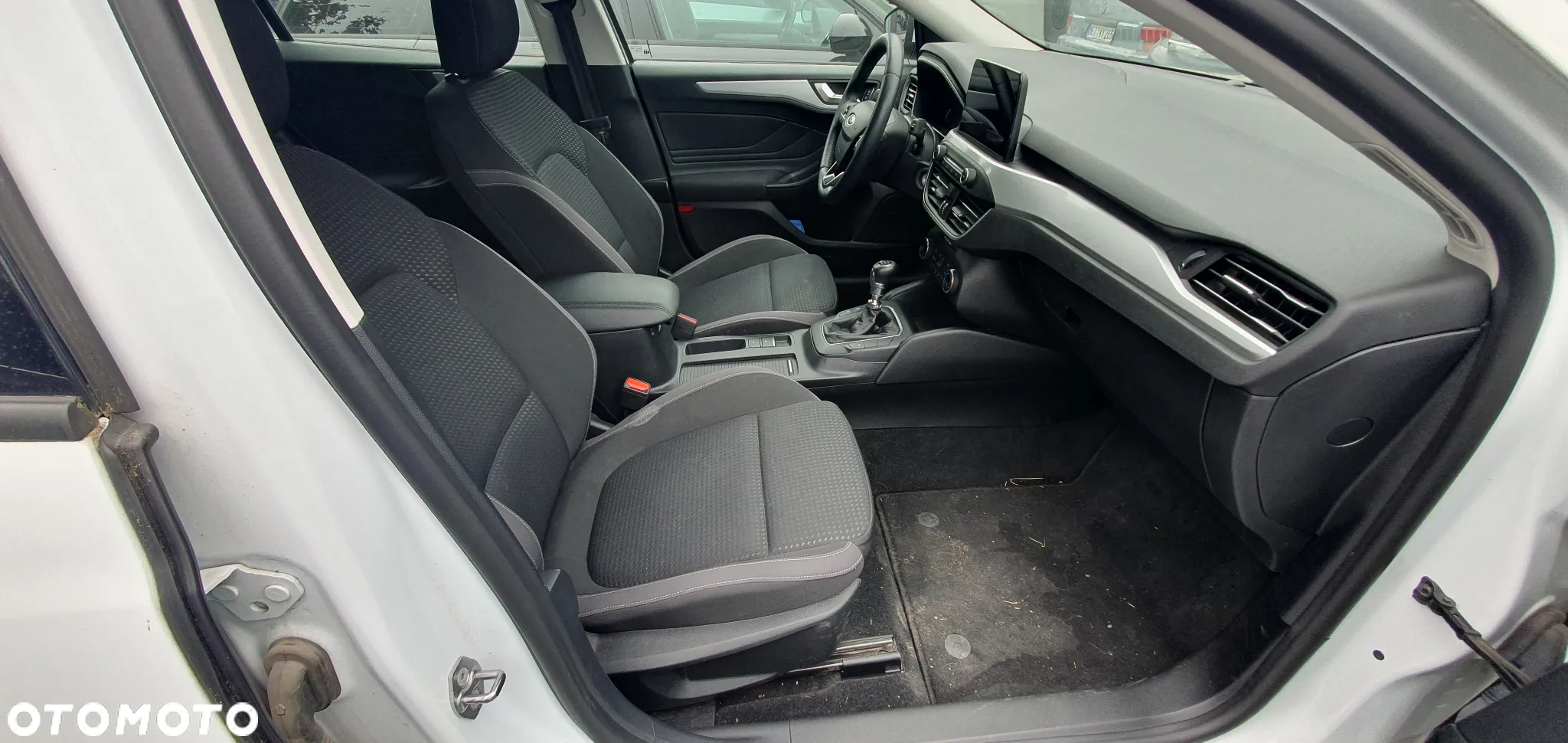 Ford Focus 1.0 EcoBoost Start-Stopp-System COOL&CONNECT - 2