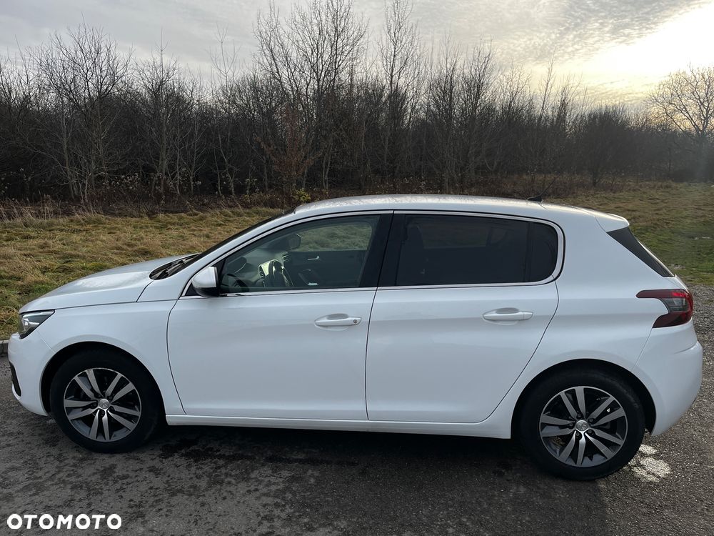 Peugeot 308 1.2 PureTech GPF Road Trip S&S EAT8 - 10