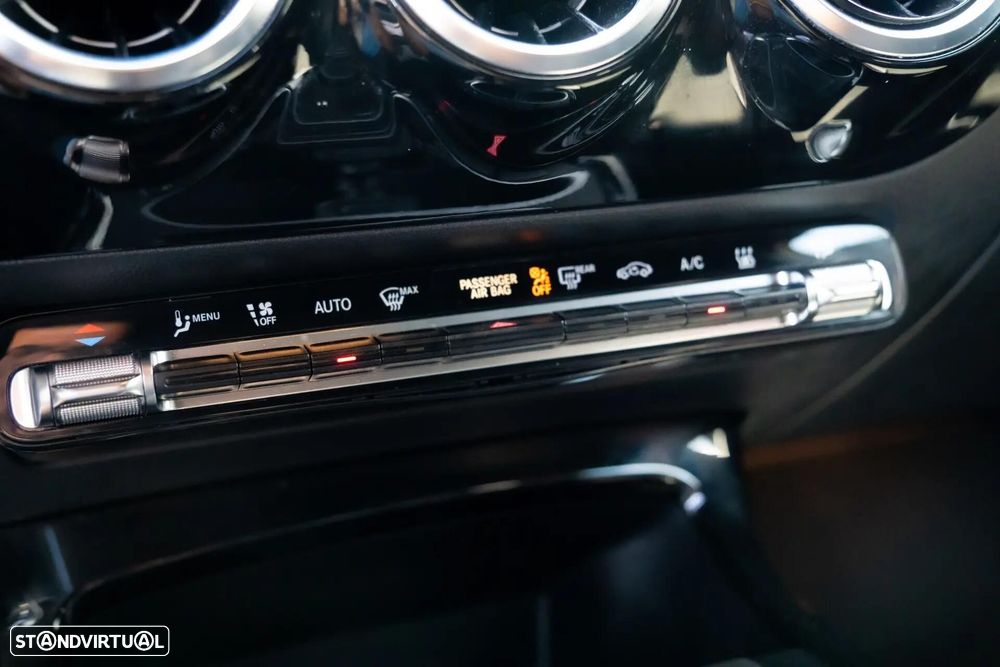 Mercedes-Benz A 250 Limousine e 8G-DCT AMG Line - 24