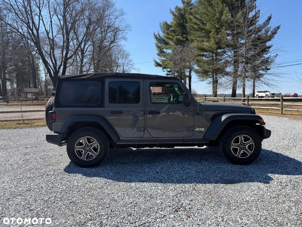 Jeep Wrangler - 13