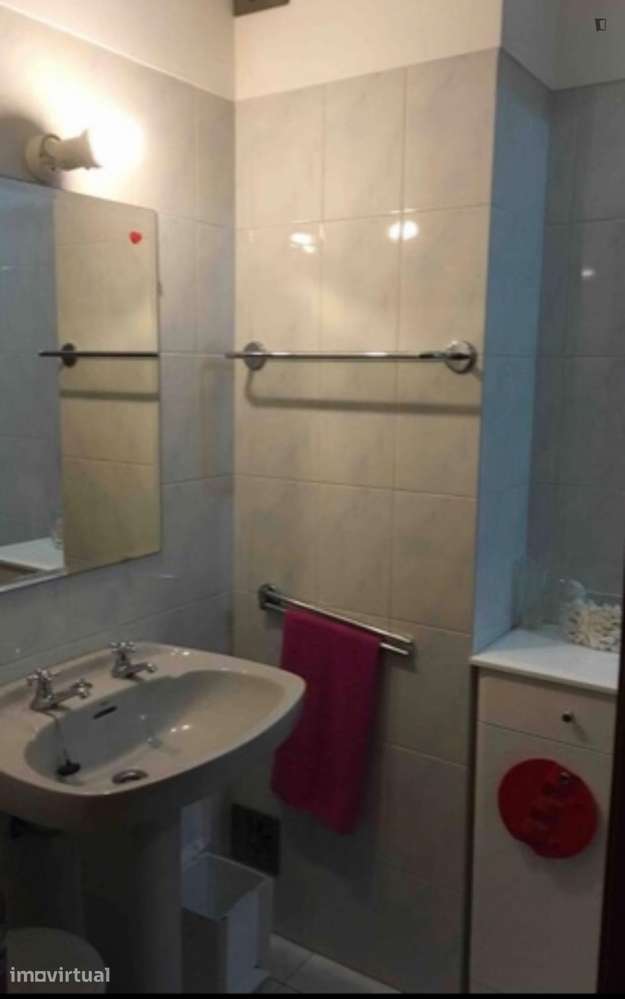 Quarto - localizado em Santarem - Grande imagem: 3/11