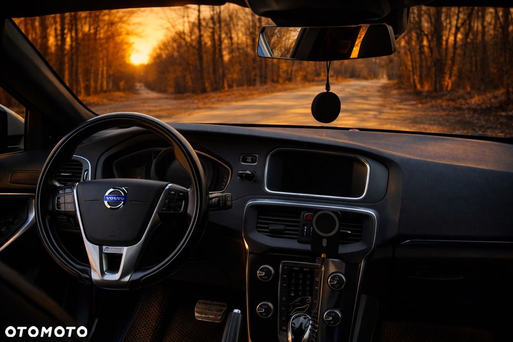 Volvo V40 D3 Geartronic Momentum - 6