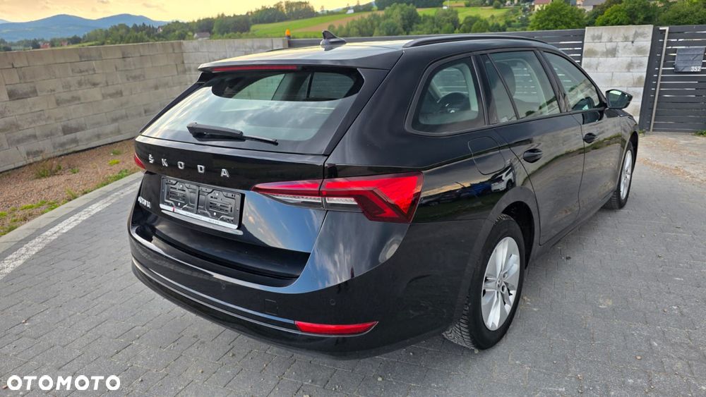 Skoda Octavia 2.0 TDI DSG Ambition - 4