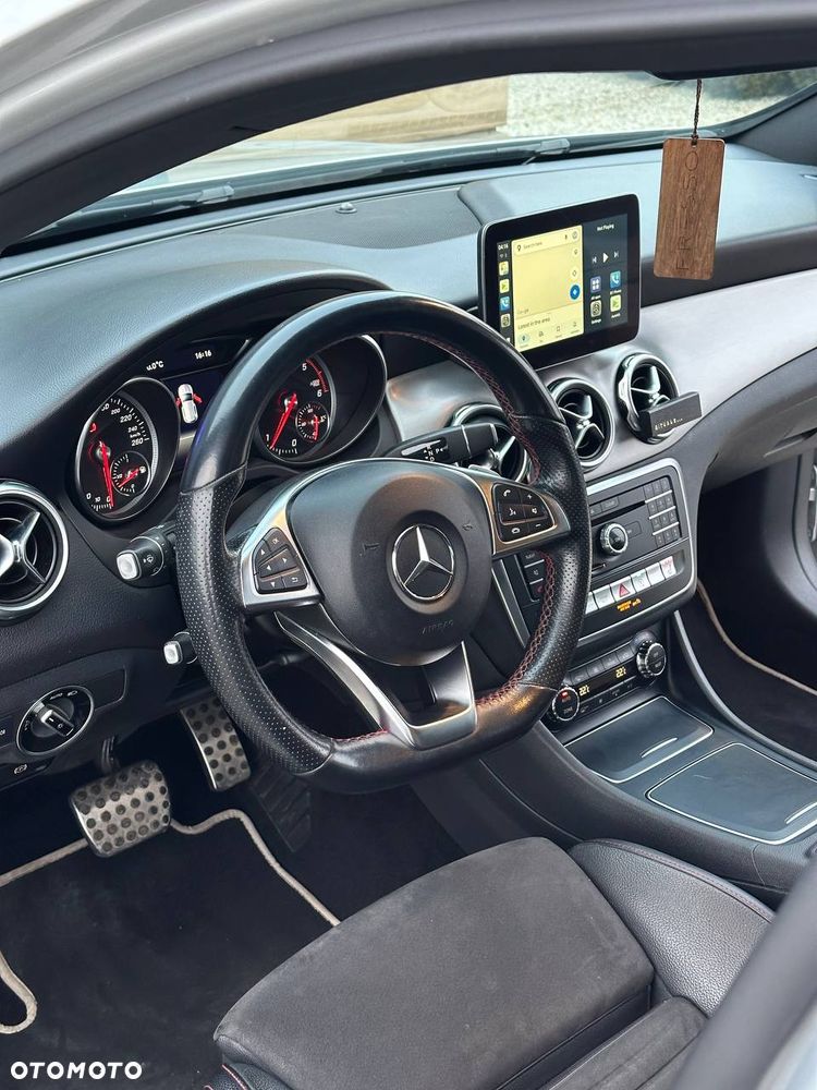 Mercedes-Benz GLA 180 d 7G-DCT AMG Line - 17