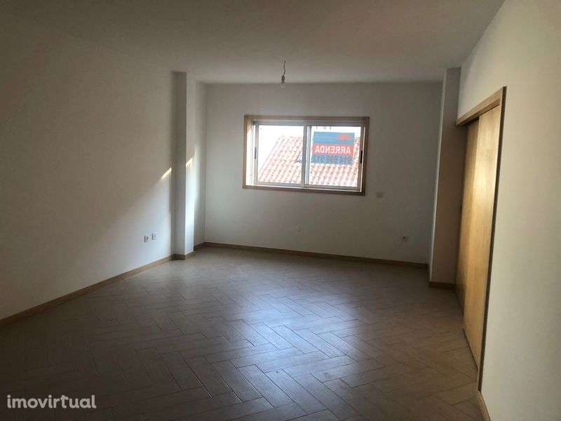 Apartamento T2 94 m2 - Grande imagem: 2/6