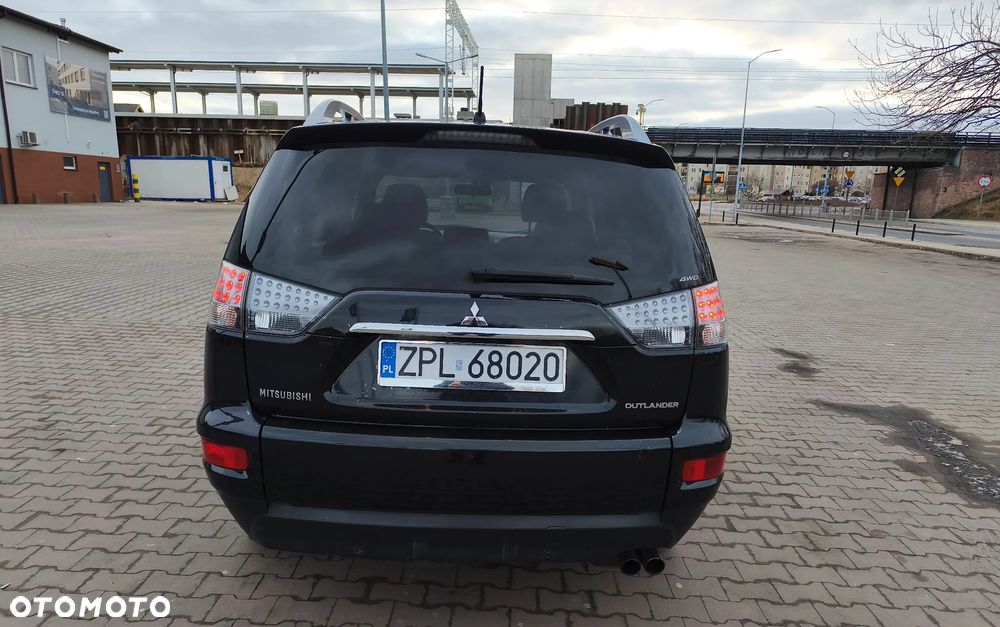 Mitsubishi Outlander 2.0 DID Intense + - 5