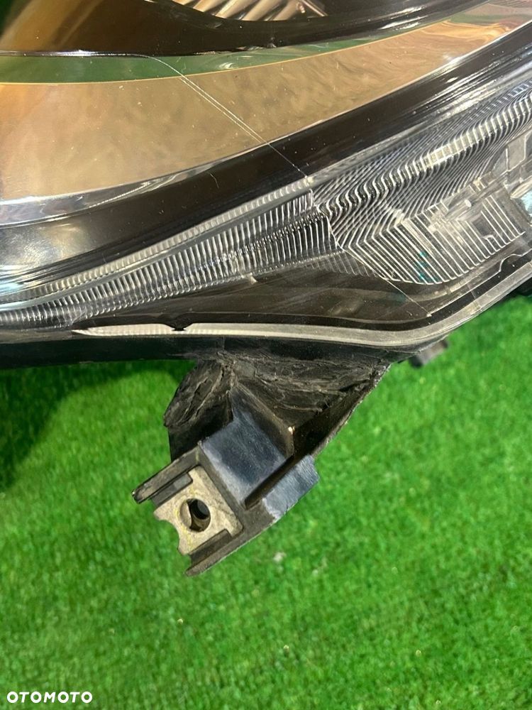 REFLEKTOR PRAWY TOYOTA HILUX VIII FULL LED nr260 - 6