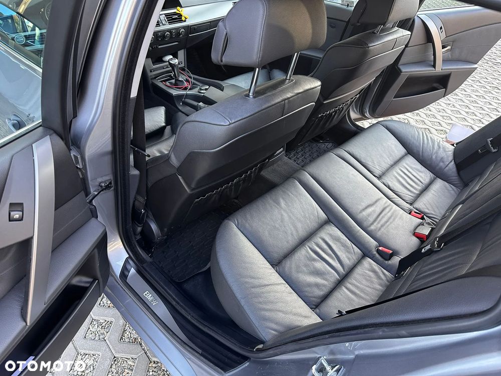 BMW Seria 5 525i - 10