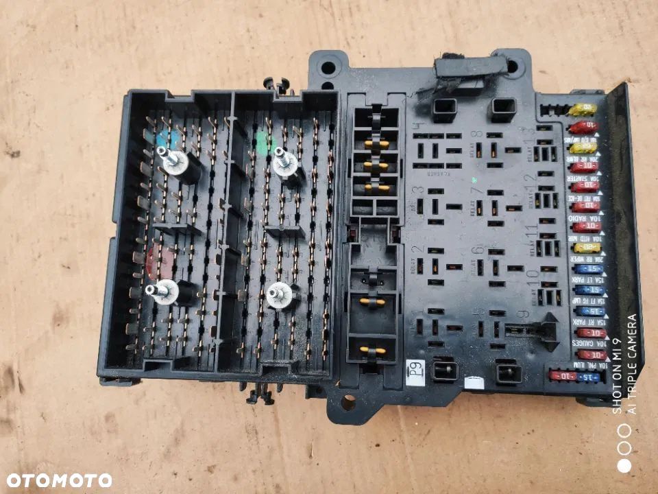 skrzynka elektryczna bezpiecznikÓw przekaźników chrysler voyager ii - 6