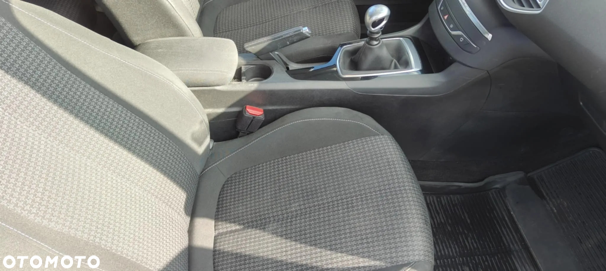 Peugeot 308 1.2 PureTech Style S&S - 21