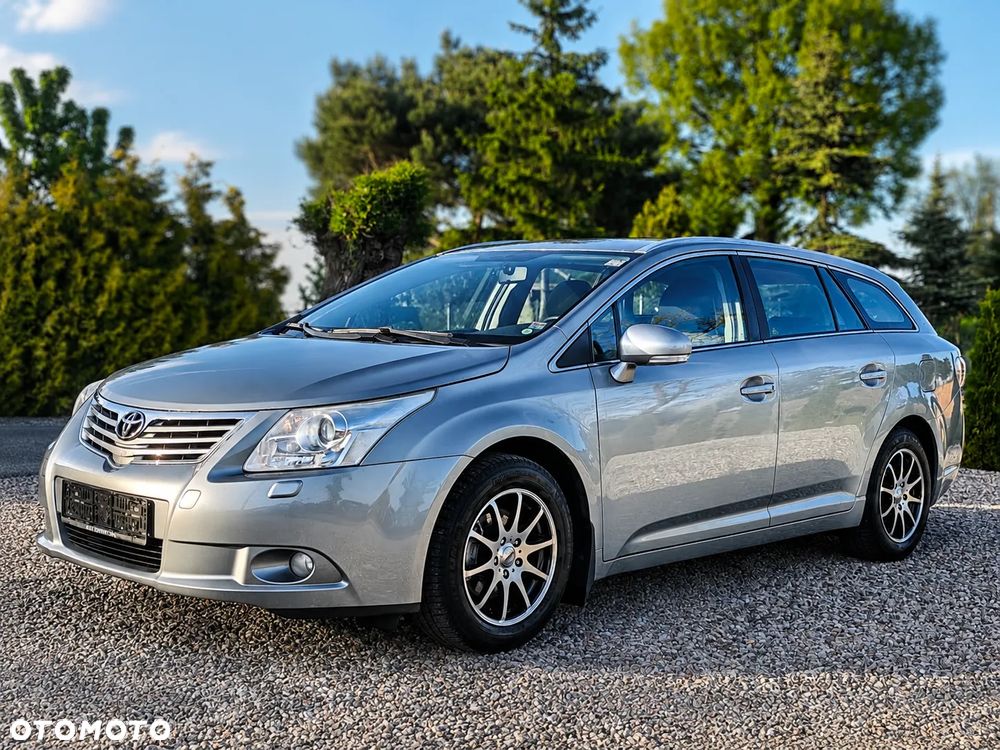 Toyota Avensis 1.8 Sol plus NAVI - 1