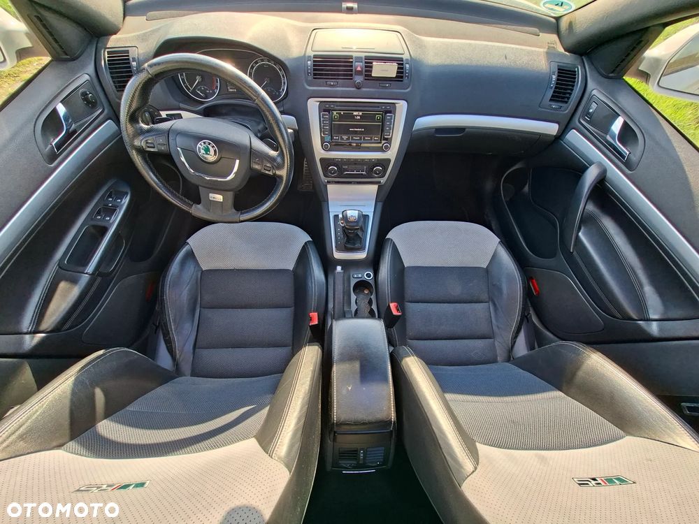Skoda Octavia 2.0 TDI RS DSG - 8