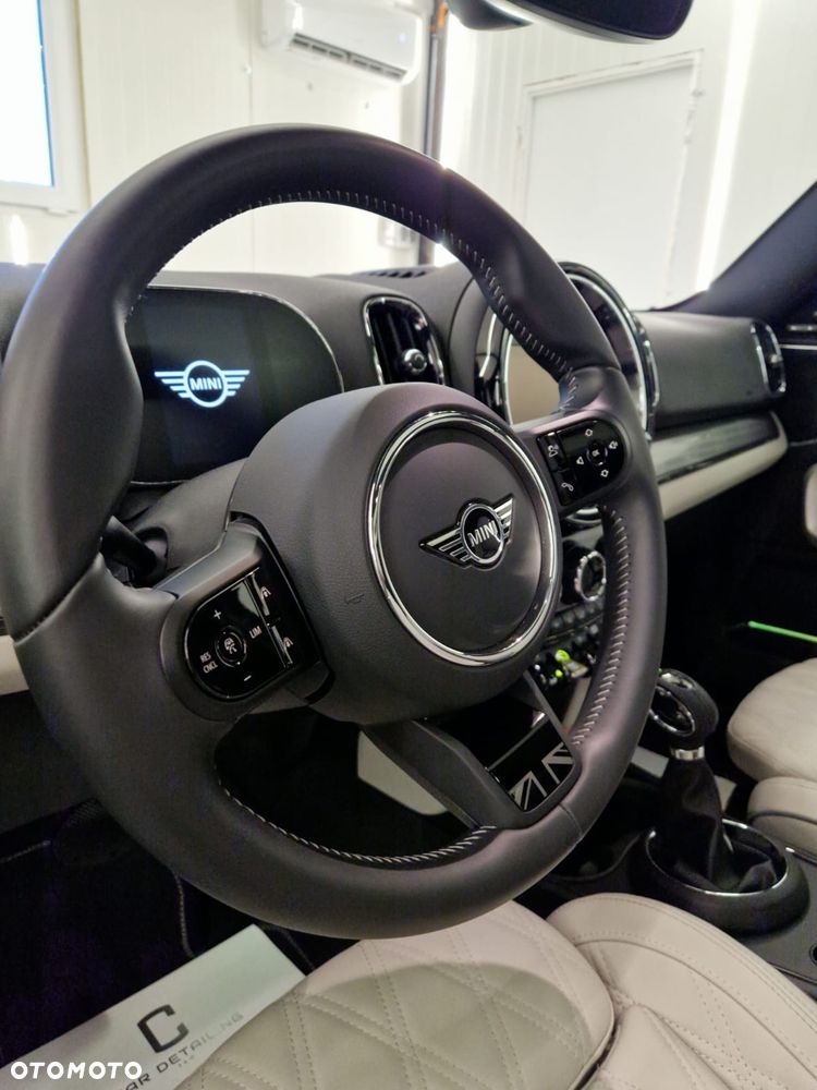 MINI Countryman Cooper SE ALL4 Yours Trim - 8