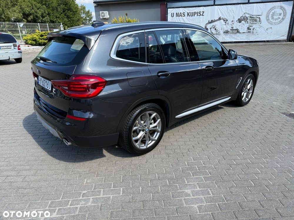BMW X3 xDrive20i Advantage - 2
