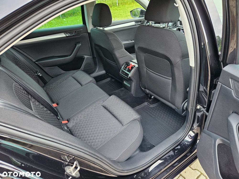 Skoda Superb 2.0 TDI SCR Ambition - 15