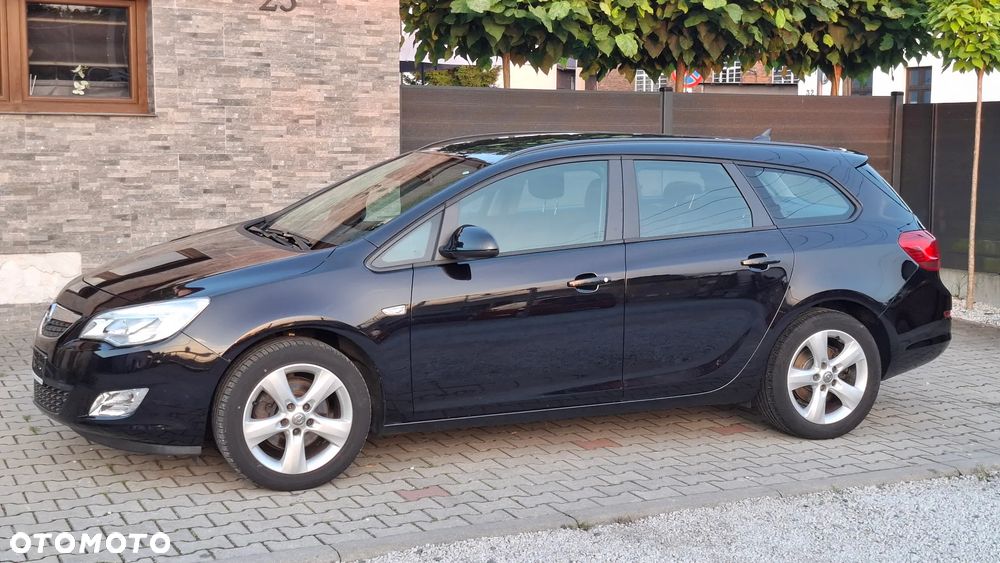 Opel Astra 1.6 Turbo Edition Sport - 2