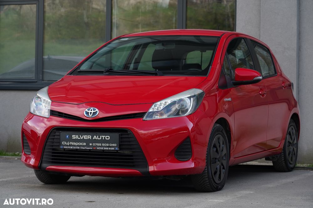 Toyota Yaris 1.5 VVT-i HSD Sol - 2