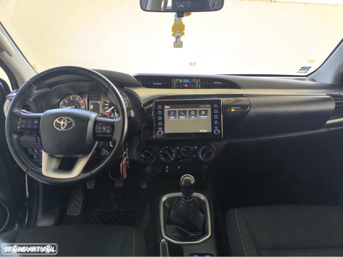 Toyota Hilux 2.4 D-4D 4WD CD Tracker - 7