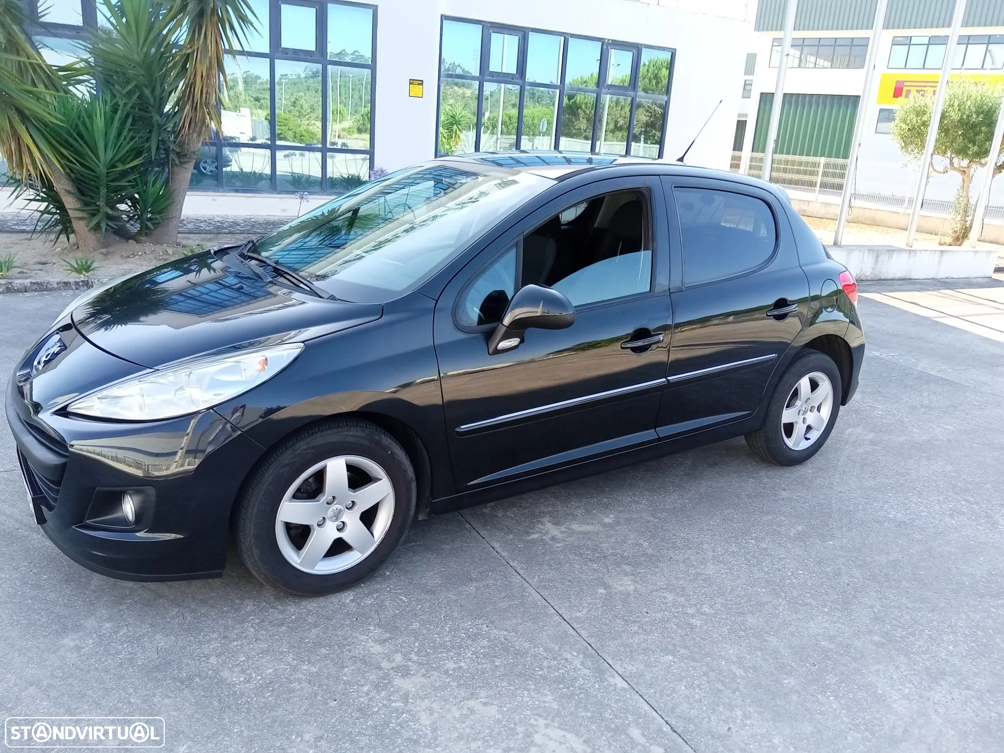 Peugeot 207 1.4 16V Trendy - 2
