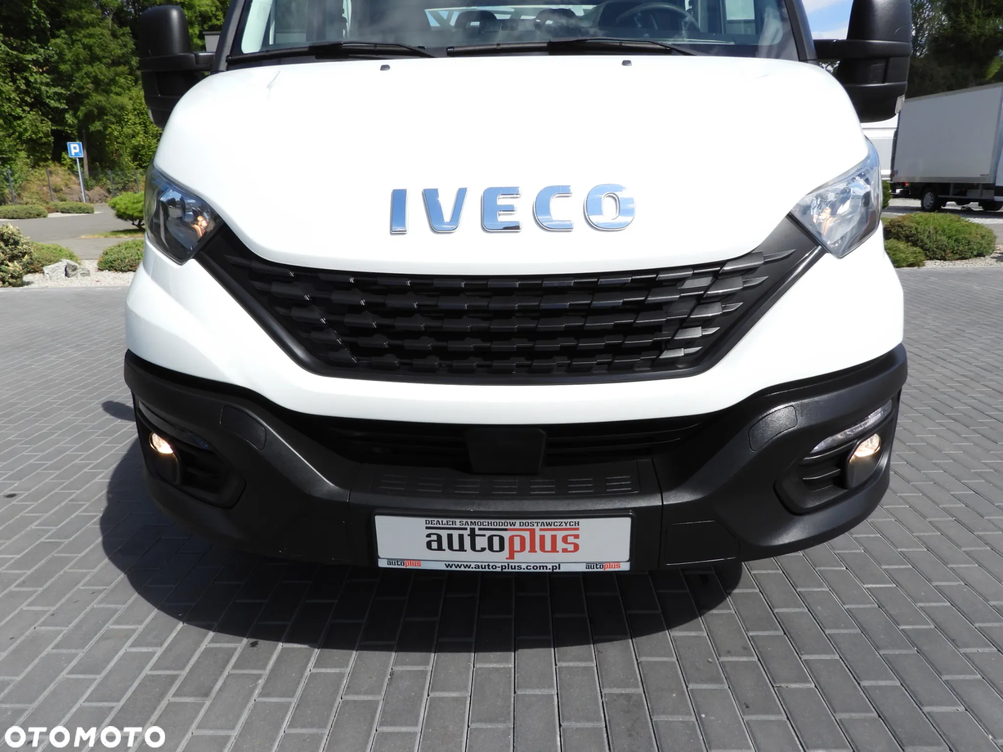 Iveco DAILY 35C16 WYWROTKA PODWÓJNA KABINA DOKA 6 MIEJSC TEMPOMAT NAWIGACJA BLIŹNIACZE KOŁA KLIMATYZACJA 160KM [ 344567 ] - 15